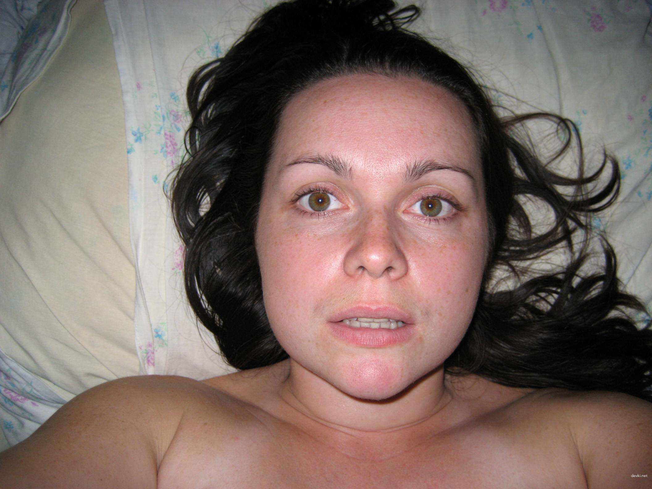 Curvy Amateur Erotica: Busty Beauty at Home