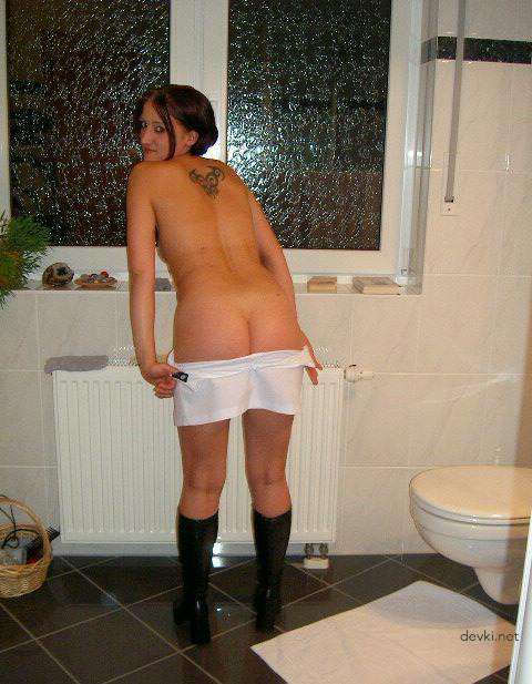 Amateur Girl's Explicit Home Entertainment: XXX Solo Fun