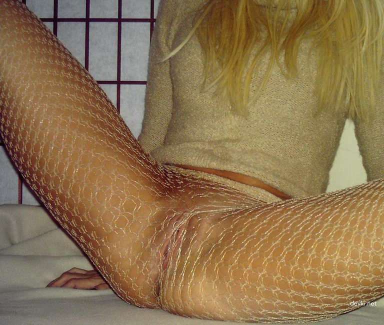 Skinny Blonde Seductively Poses: Explicit and Sexy Photoshoot