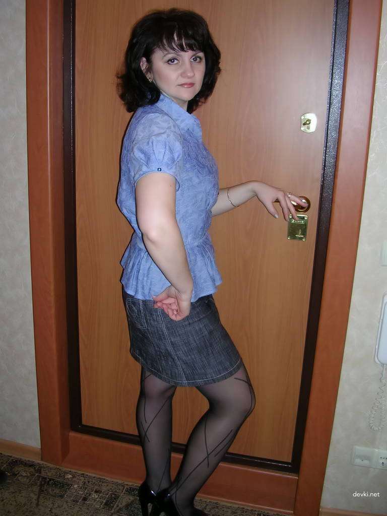 Hot Mature Woman in Sensual Erotic Poses - Explicit Adult Content