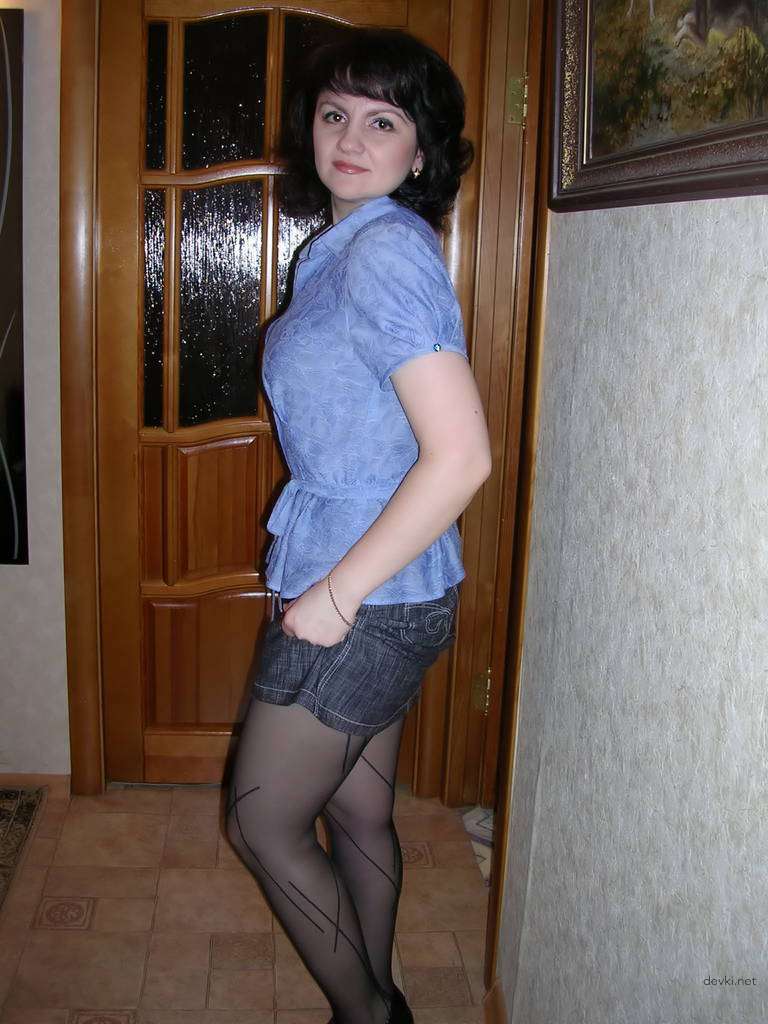 Hot Mature Woman in Sensual Erotic Poses - Explicit Adult Content