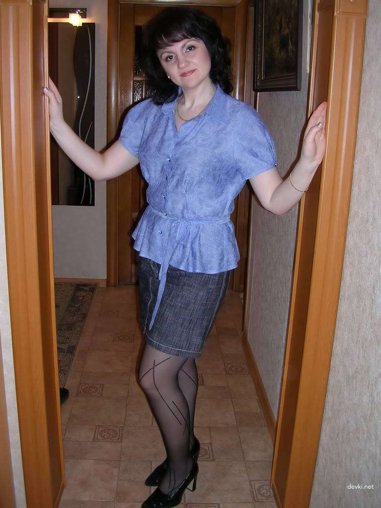 Hot Mature Woman in Sensual Erotic Poses - Explicit Adult Content