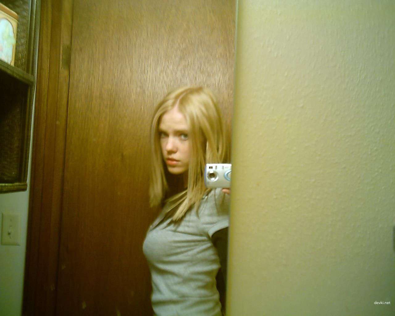 Sexy Blonde's Personal Photos: Explicit Images of Hot Blondie