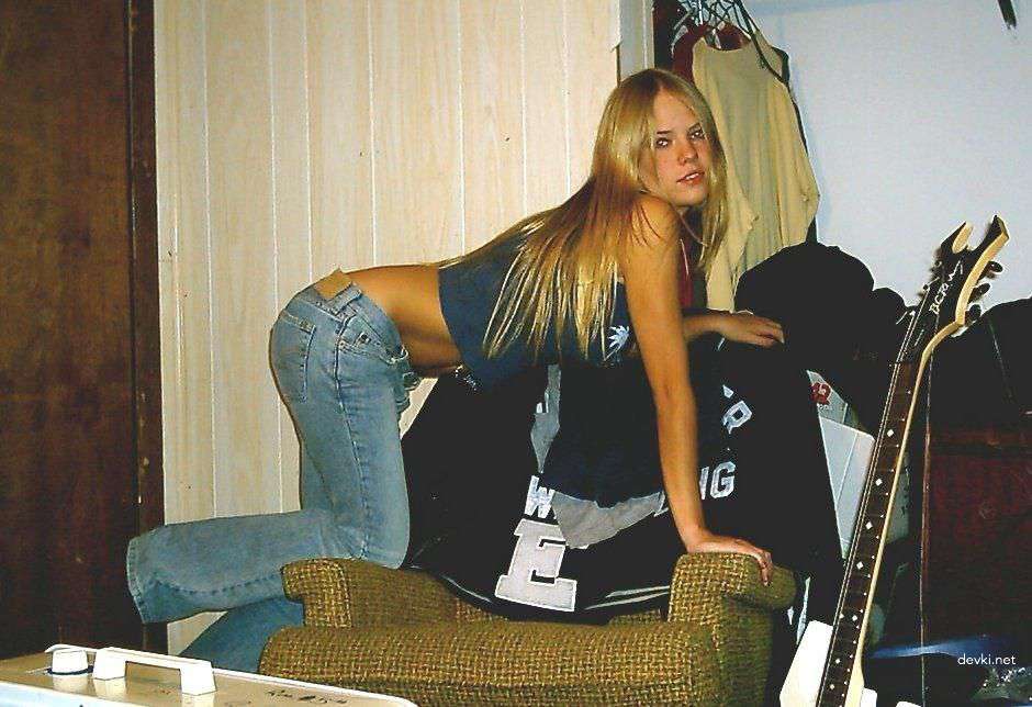 Sexy Blonde's Personal Photos: Explicit Images of Hot Blondie