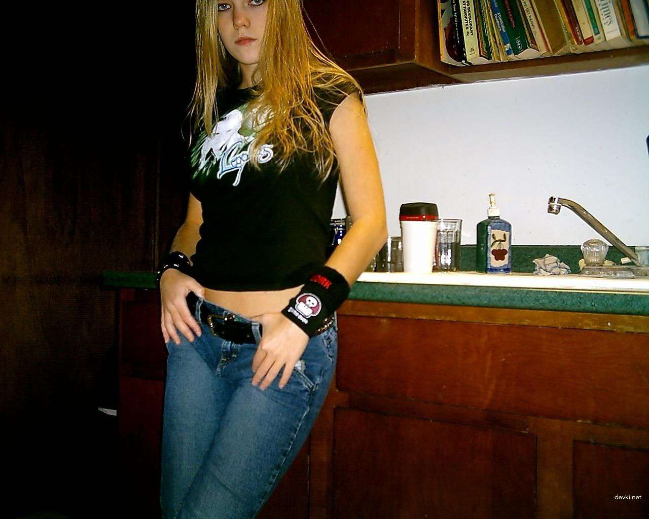 Sexy Blonde's Personal Photos: Explicit Images of Hot Blondie