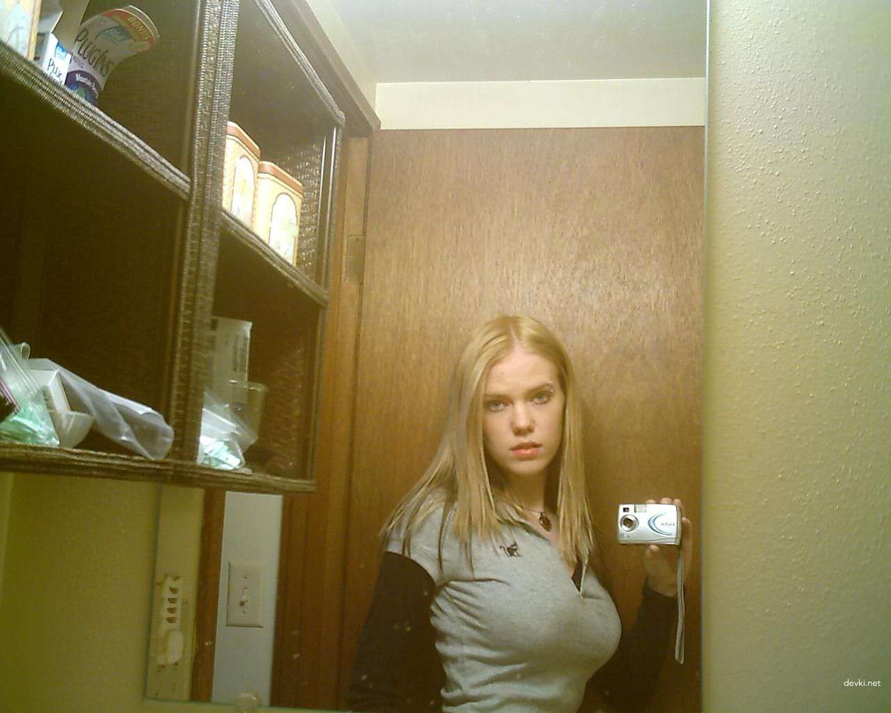 Sexy Blonde's Personal Photos: Explicit Images of Hot Blondie