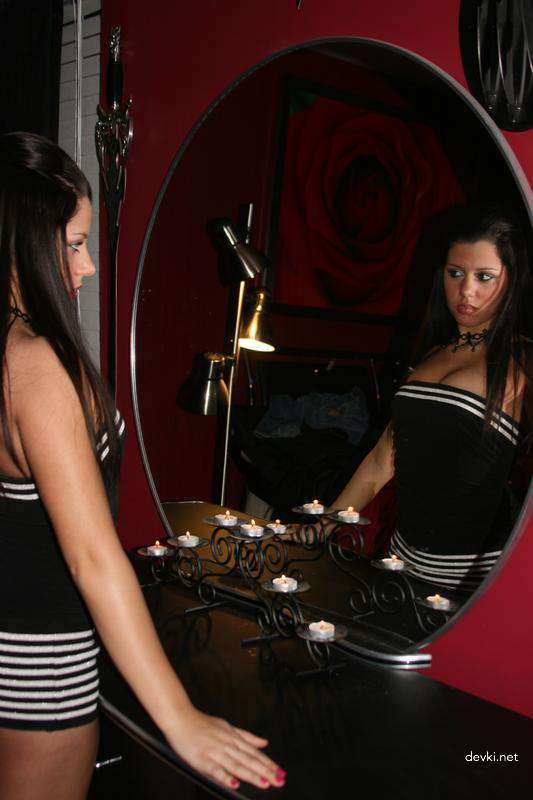 Private Erotic Album of Cute Girl: Explicit Photos for Adults Only
