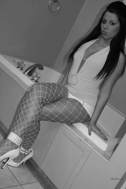 Private Erotic Album of Cute Girl: Explicit Photos for Adults Only