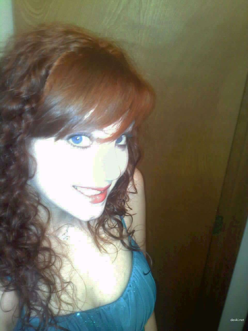 Redhead Girl's Personal Porn Archive - Explicit Amateur Photos