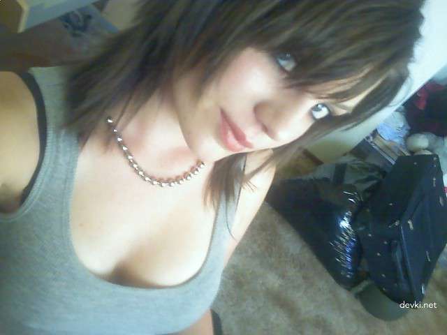 Redhead Girl's Personal Porn Archive - Explicit Amateur Photos