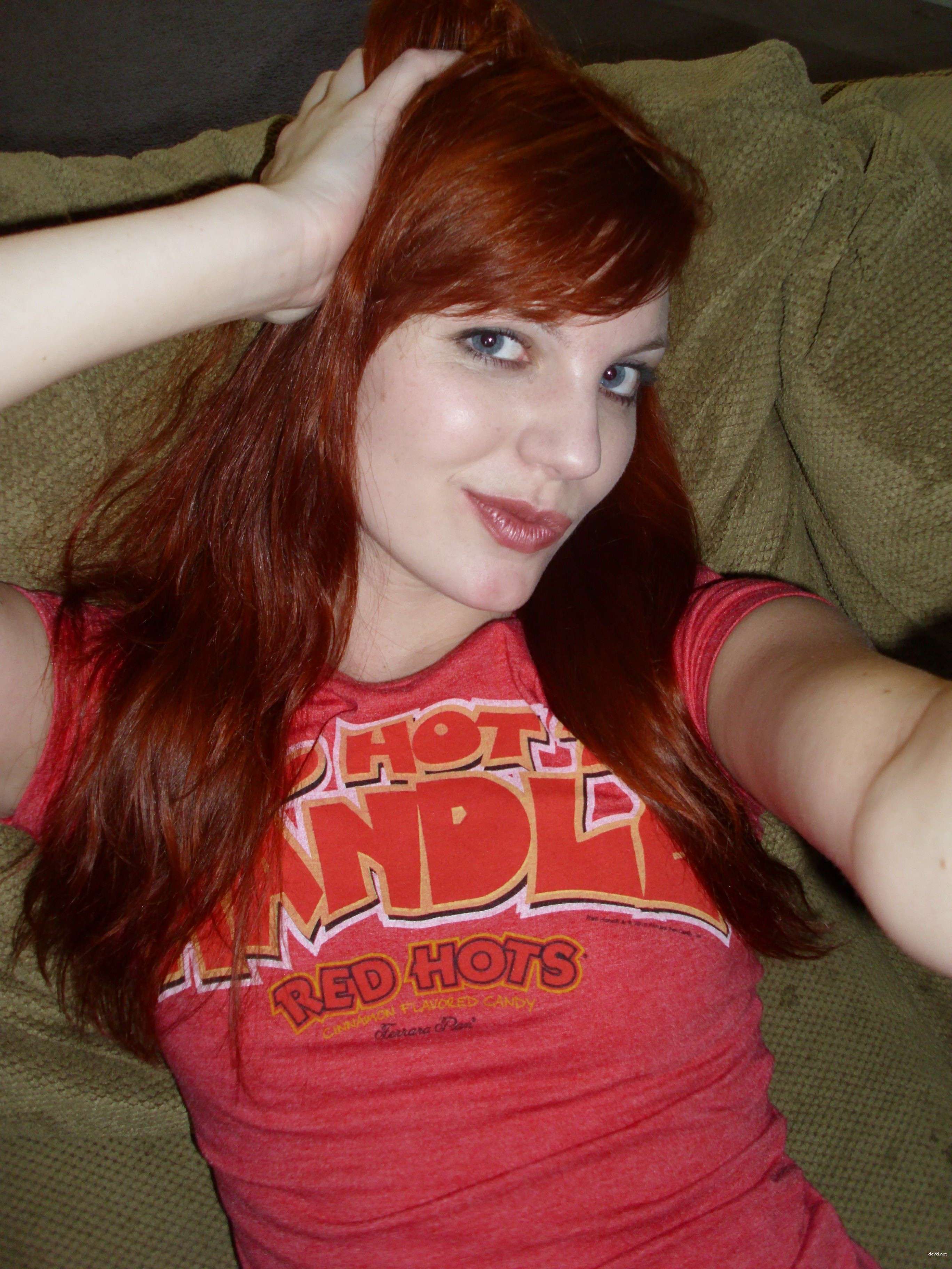 Redhead Girl's Personal Porn Archive - Explicit Amateur Photos