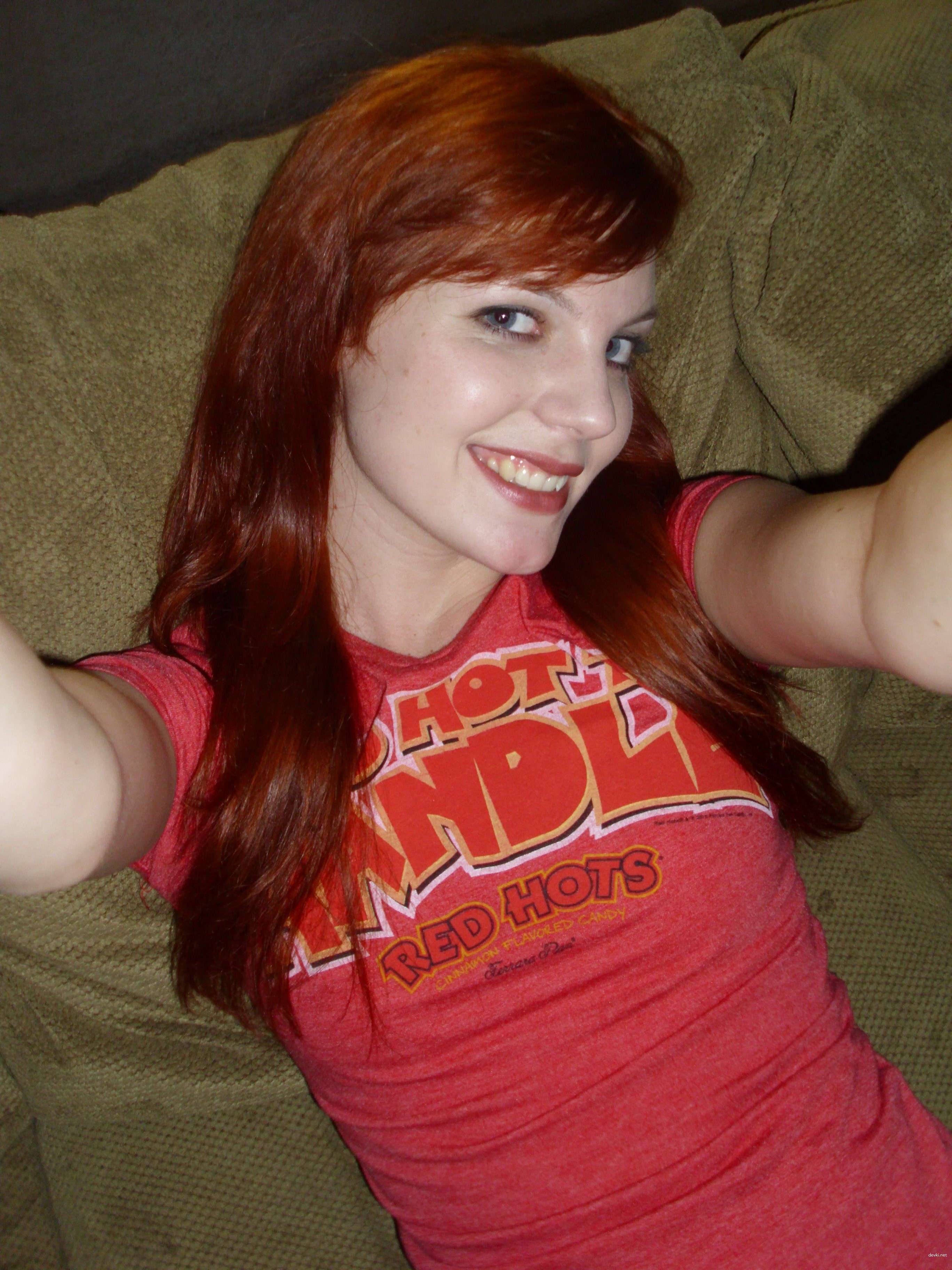 Redhead Girl's Personal Porn Archive - Explicit Amateur Photos