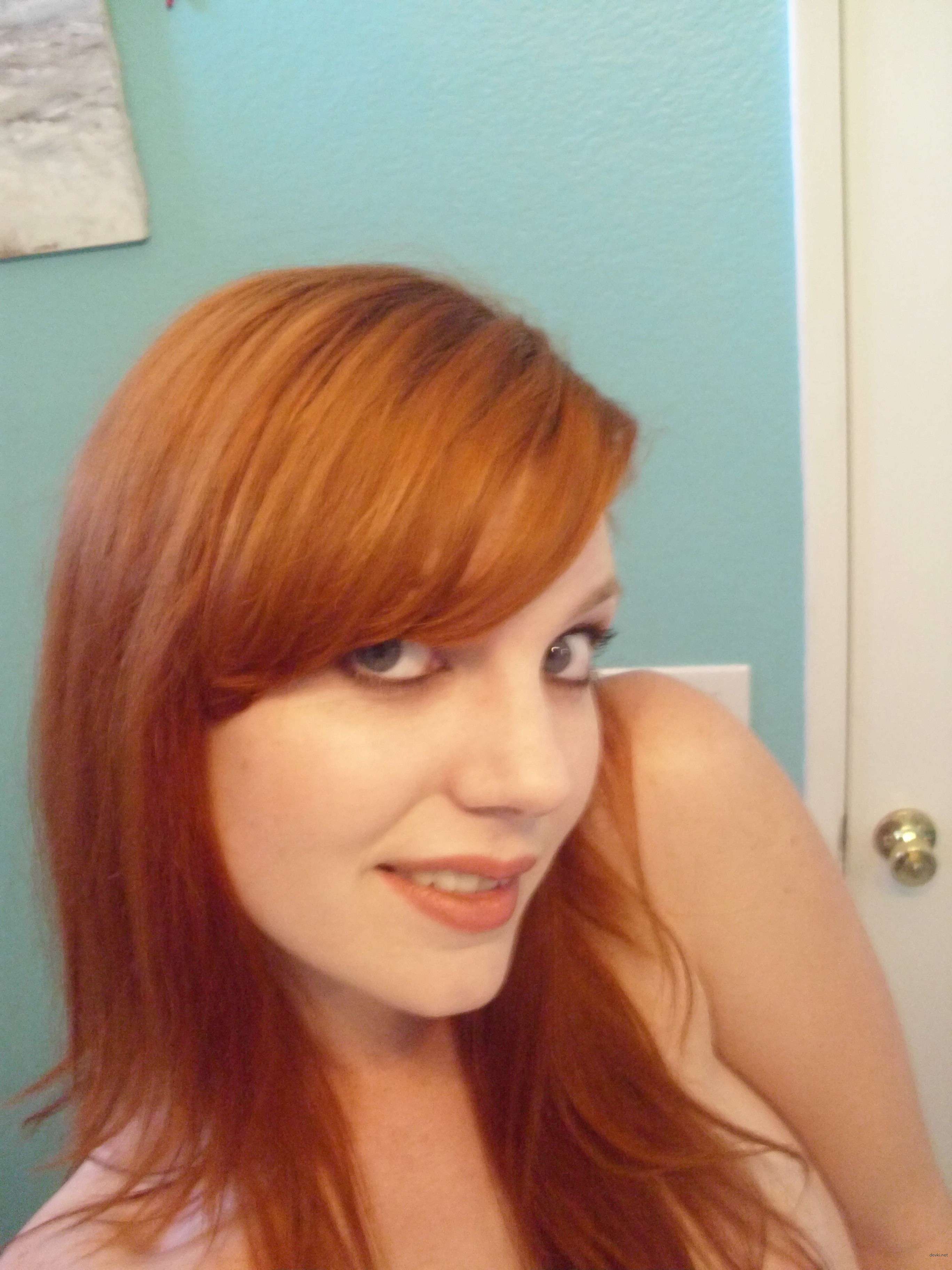 Redhead Girl's Personal Porn Archive - Explicit Amateur Photos