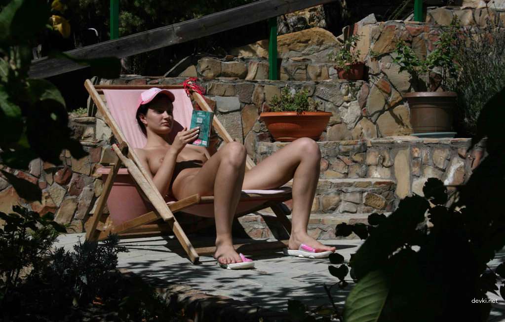 Amateur Erotic Vacation Photos: Hot and Steamy Beach Getaway!
