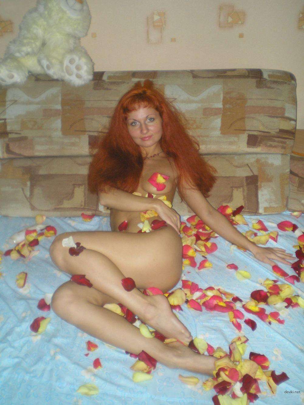 Mature Private Erotic Photos: Explicitly Sensual Imagery of a Mature Woman