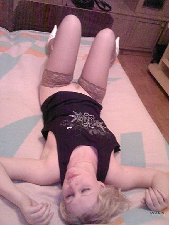 Explicit Nude Photos: Wife Unleashes Her Wild Side and Poses Naked