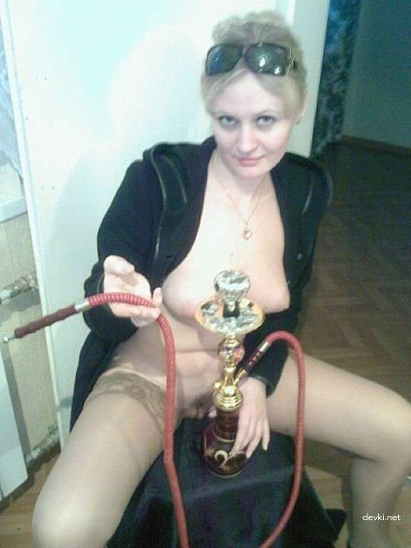 Explicit Nude Photos: Wife Unleashes Her Wild Side and Poses Naked