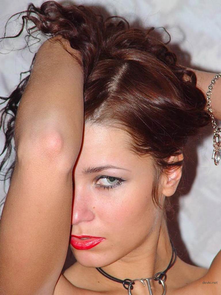 Curly-Haired Cutie's Explicit Sex Photos - Hot and Naughty XXX Pics