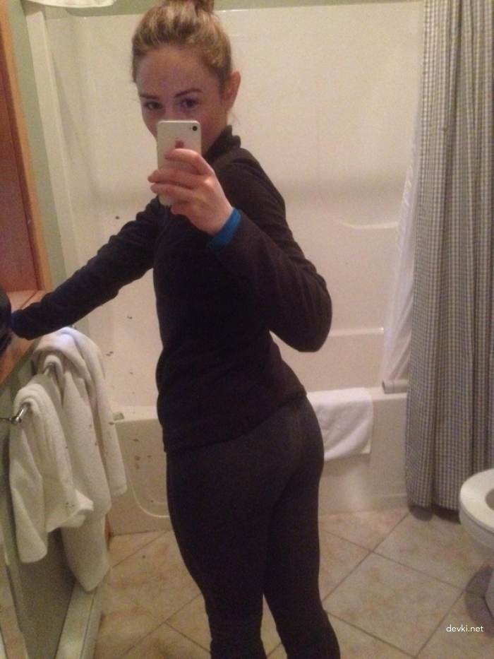 Sexy Girl Removes Pants: Hot and Explicit Photo