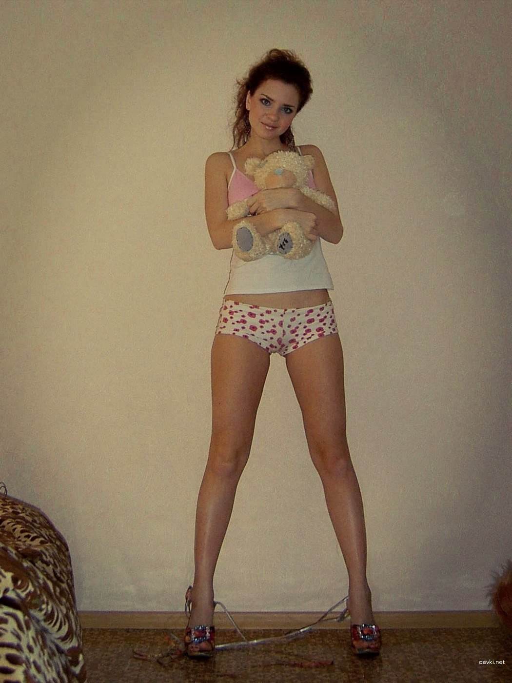 Amateur Photo of Redhead Girlfriend: Explicit and Bold