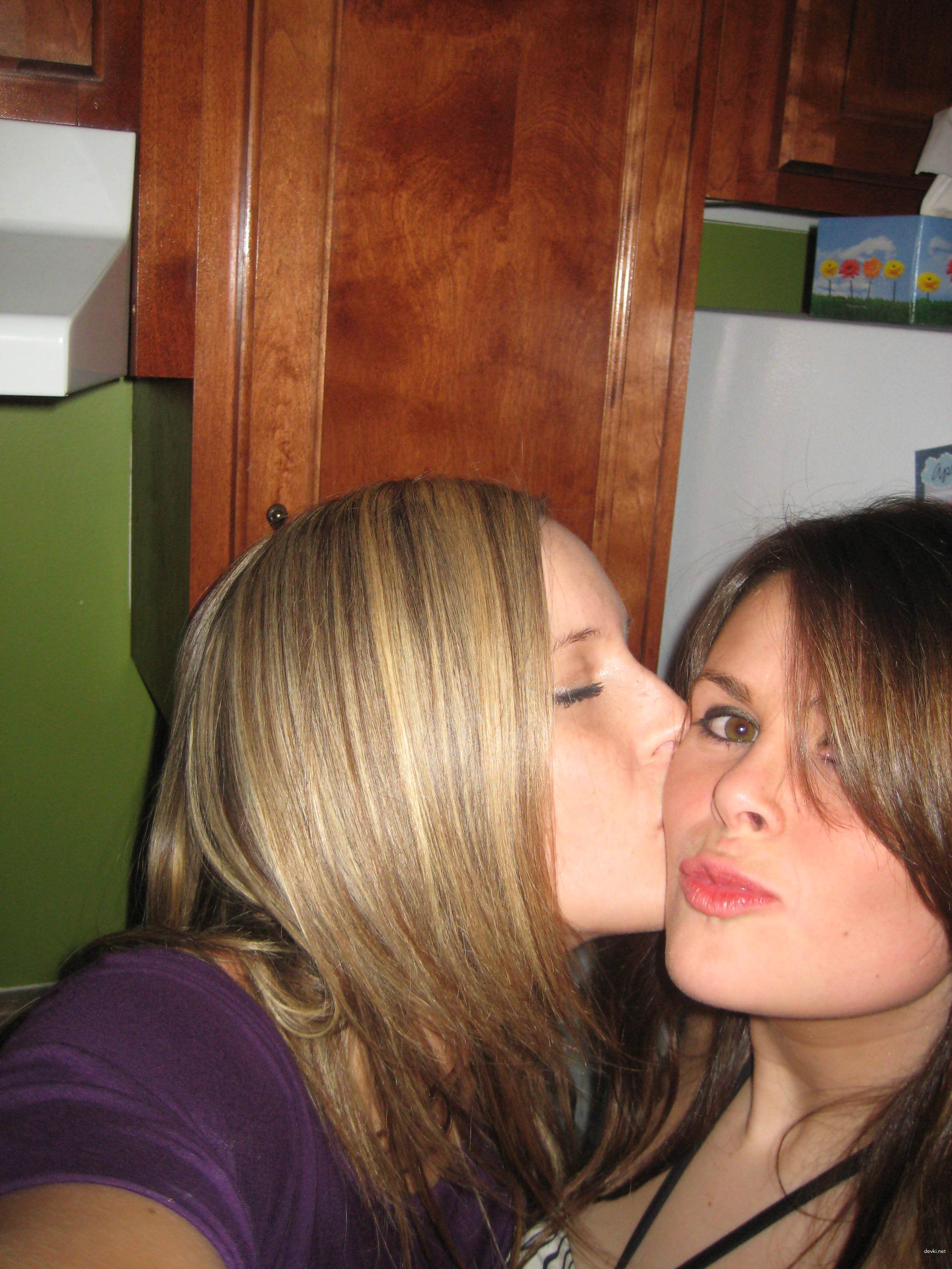 Private Sex Photos of One Hot Chick: Explicit Amateur Porn Pics