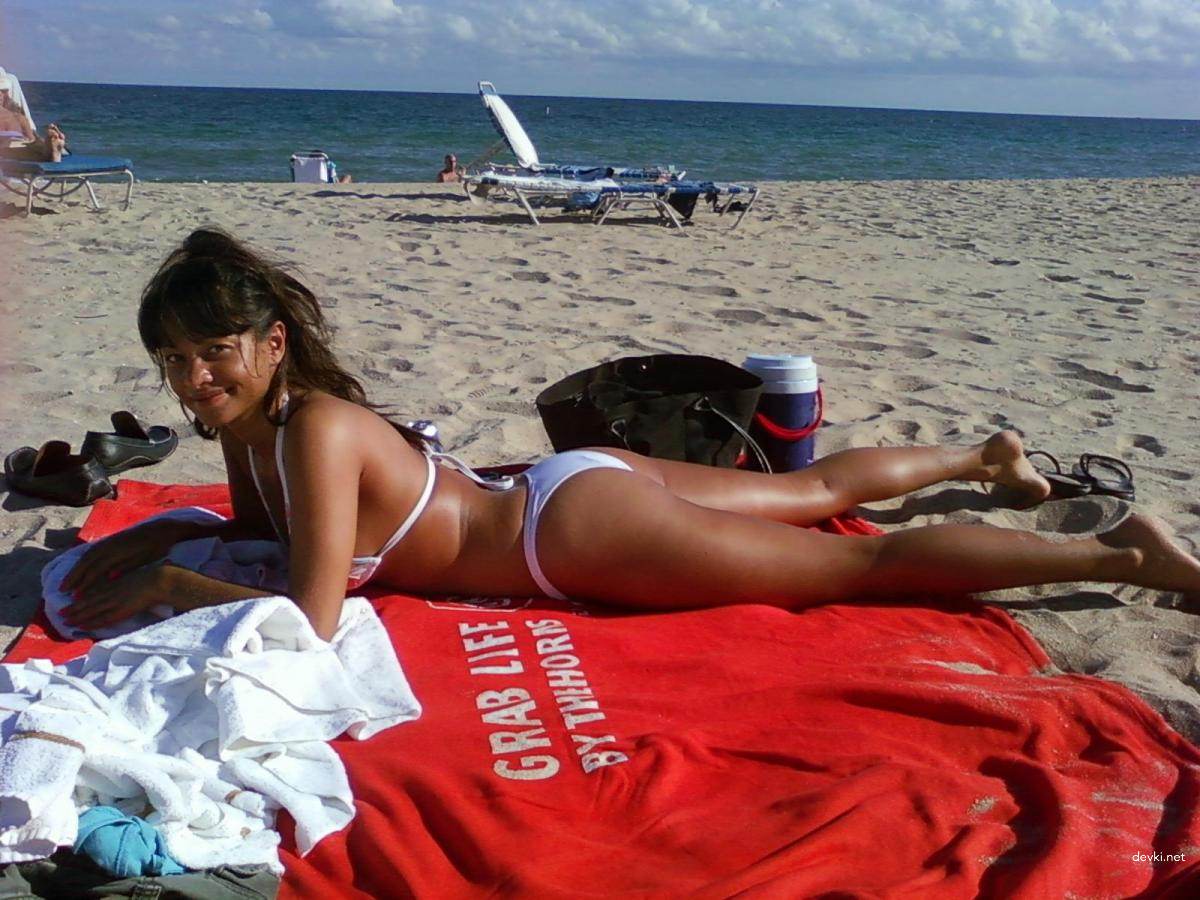 Sexy Brunette's Explicit Porn Album: Hot and Naughty XXX Photos