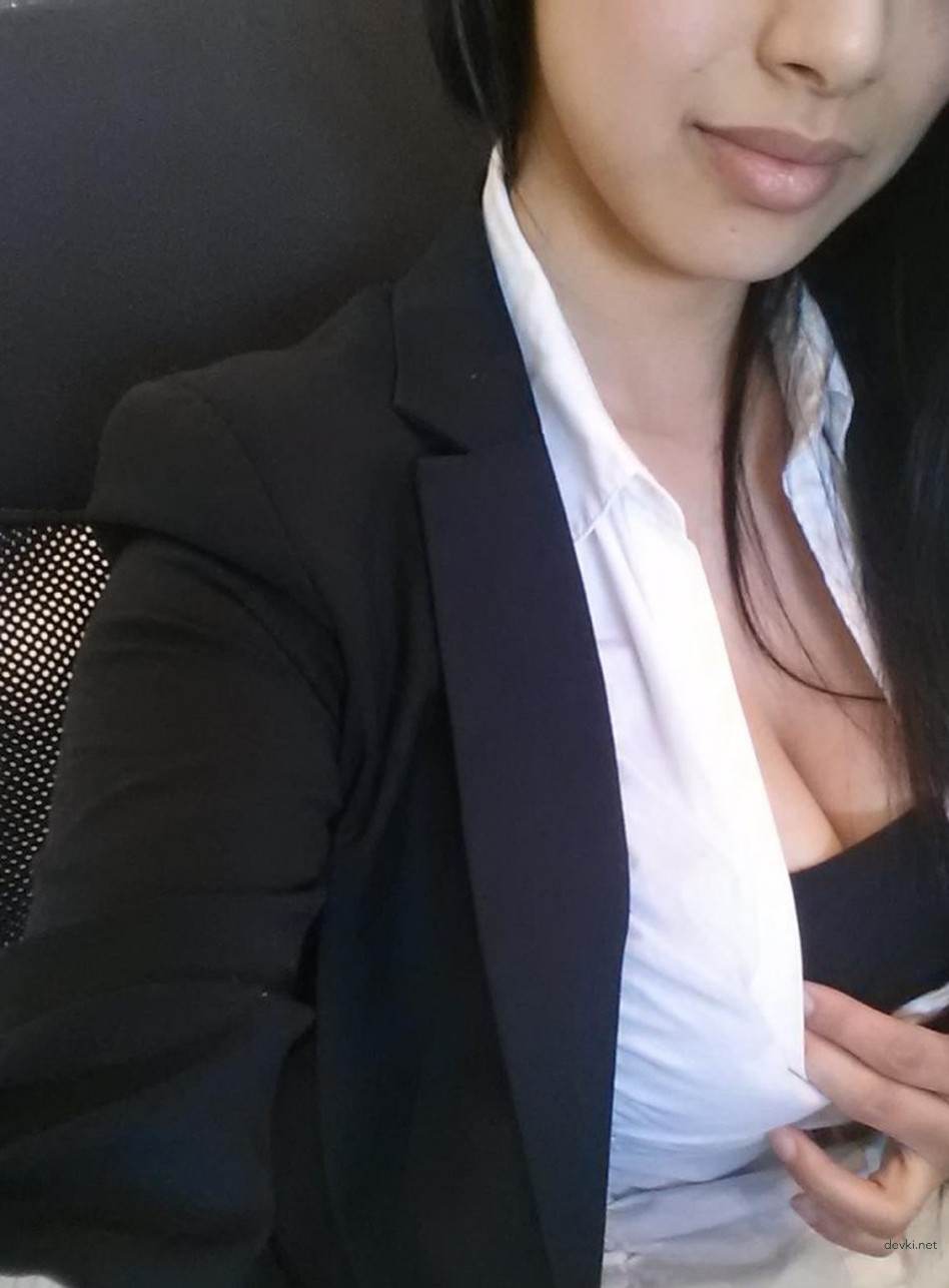 Hot Brunette Masturbating with Amazing Body - Explicit Solo Play