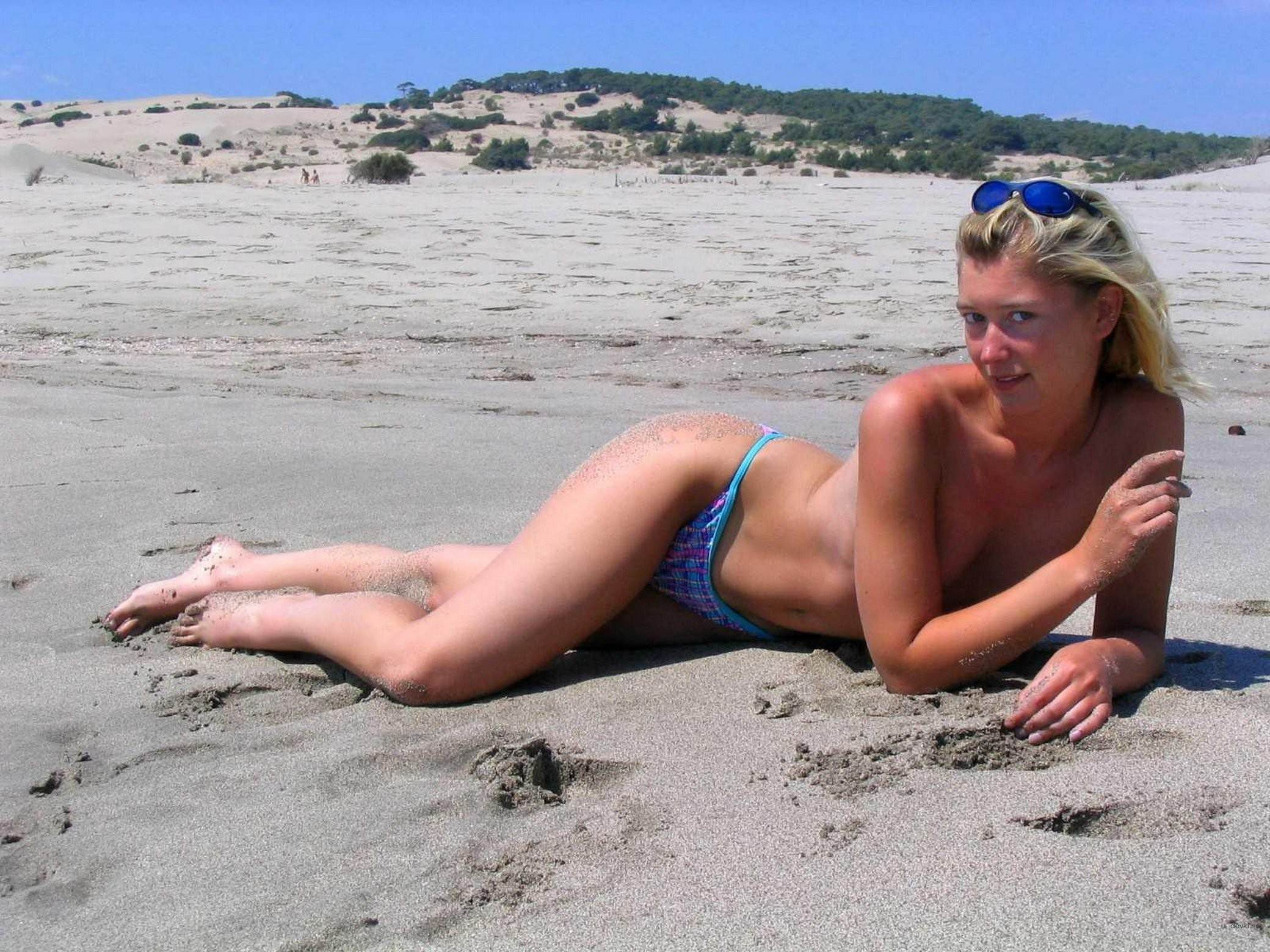 Fully Naked Girls Erotica: Explicit Nude Photoshoot
