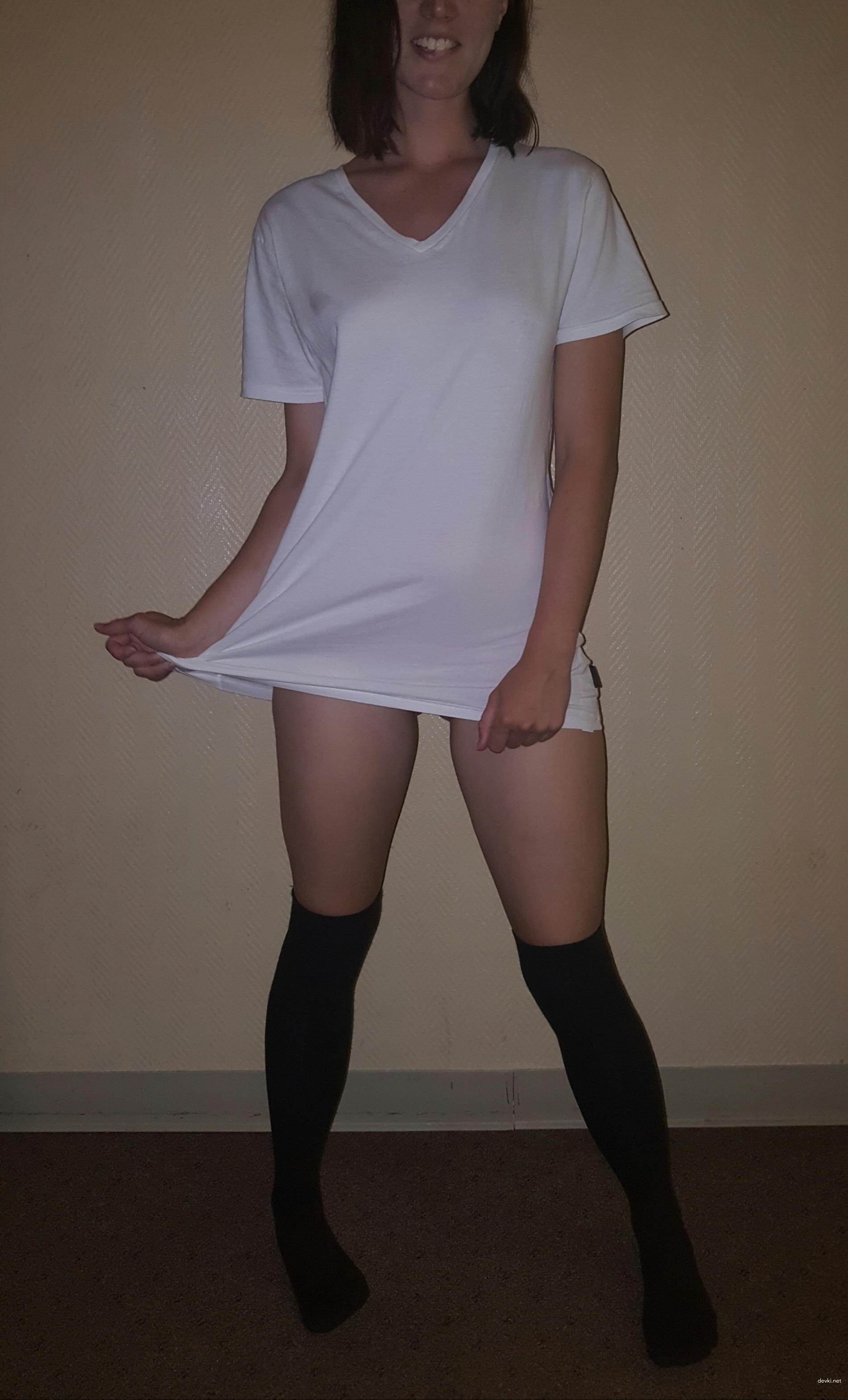 Girl in Golf Skirt Without Panties: Explicit Upskirt Photo
