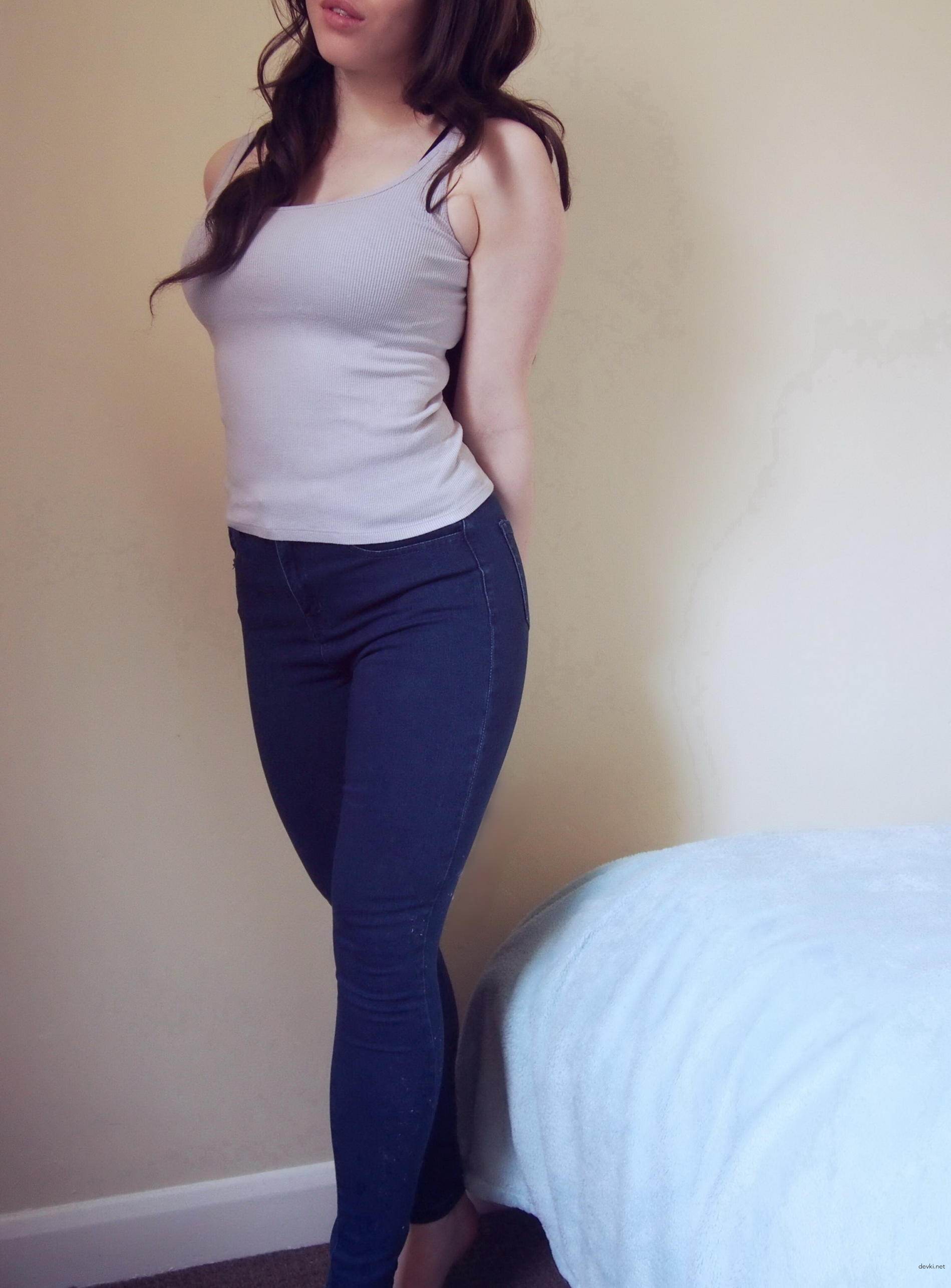 Amateur Porn: Busty Sex Bomb in Hardcore Homemade Fuck