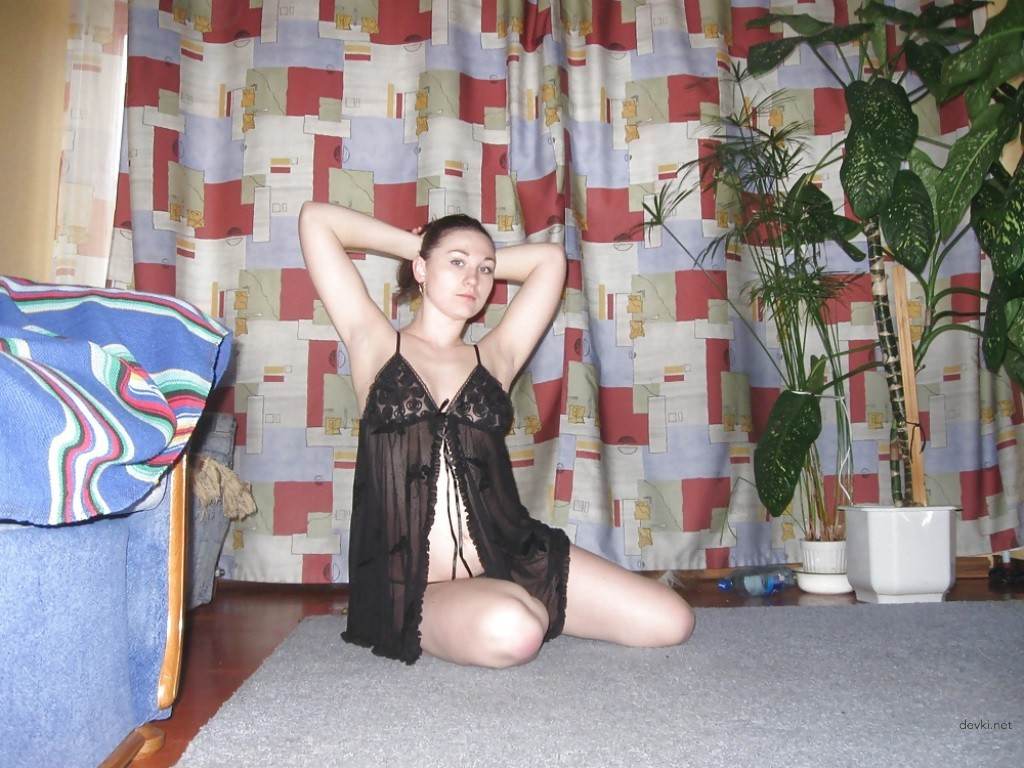 Seductive Girl Enjoys Provocative Erotic Photoshoots