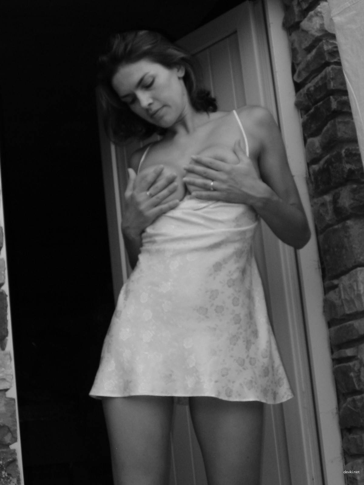 Amateur Photo of Busty Babe - Explicit and Hot!