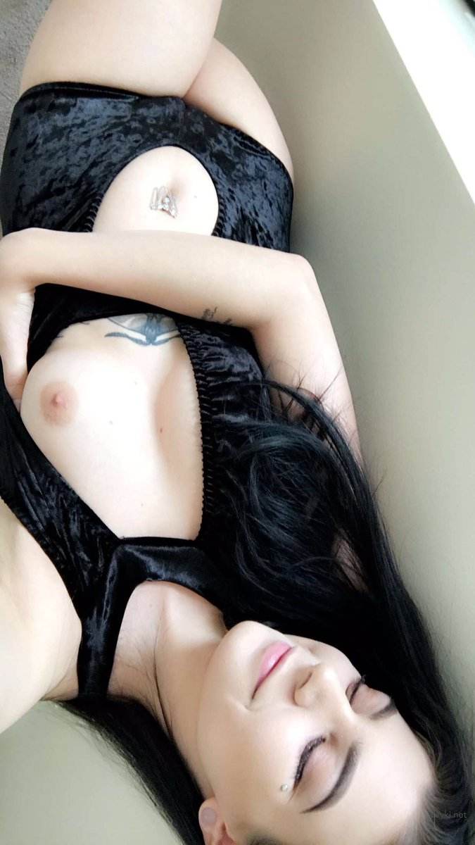 Hot young girl exposes herself and fucks herself - explicit solo porn
