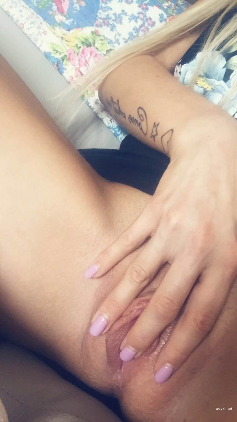Hot Blonde with Stunning Body in Explicit Porn Photo