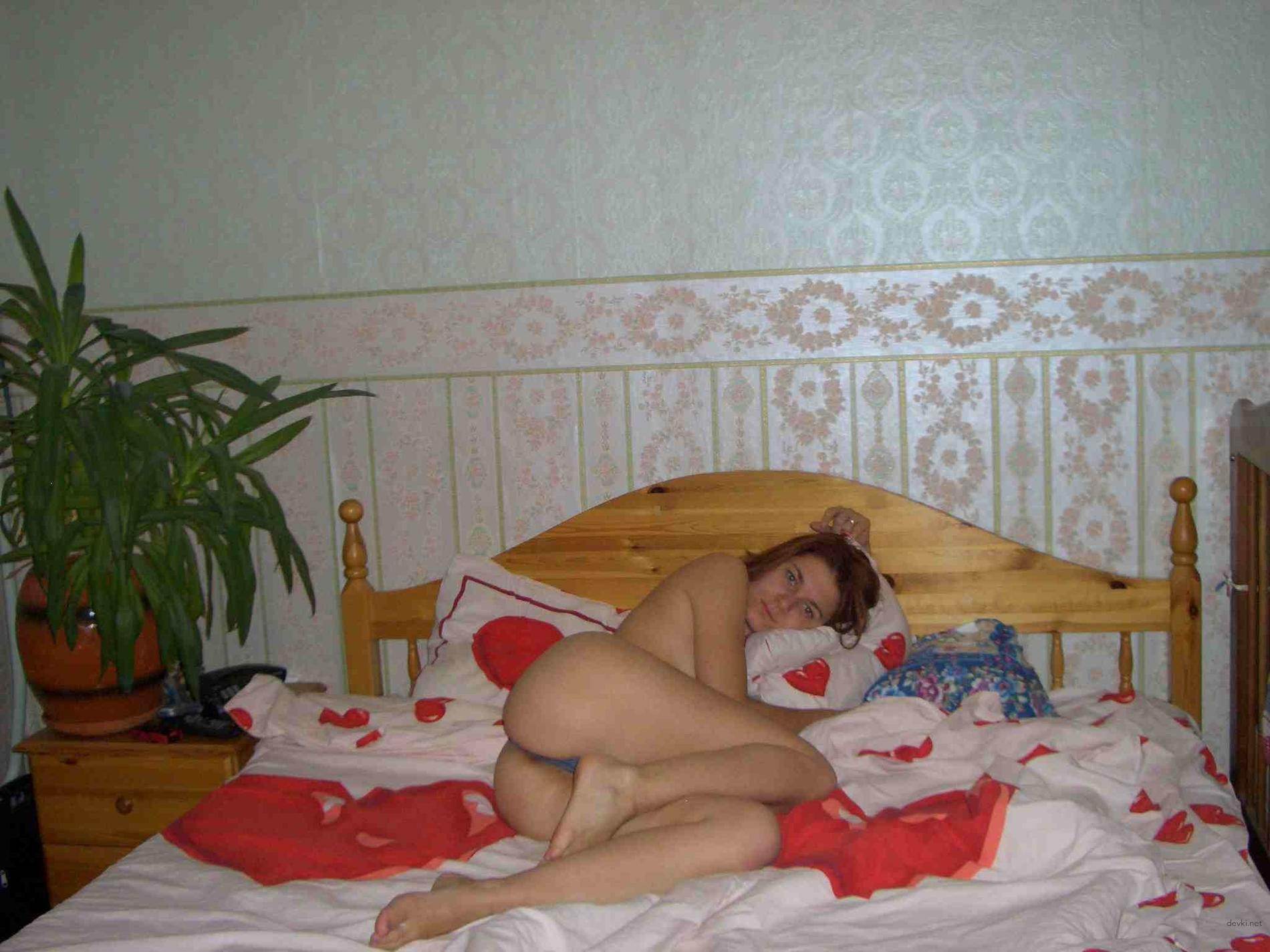 Explicit Redhead Home Erotica with Stunning Body