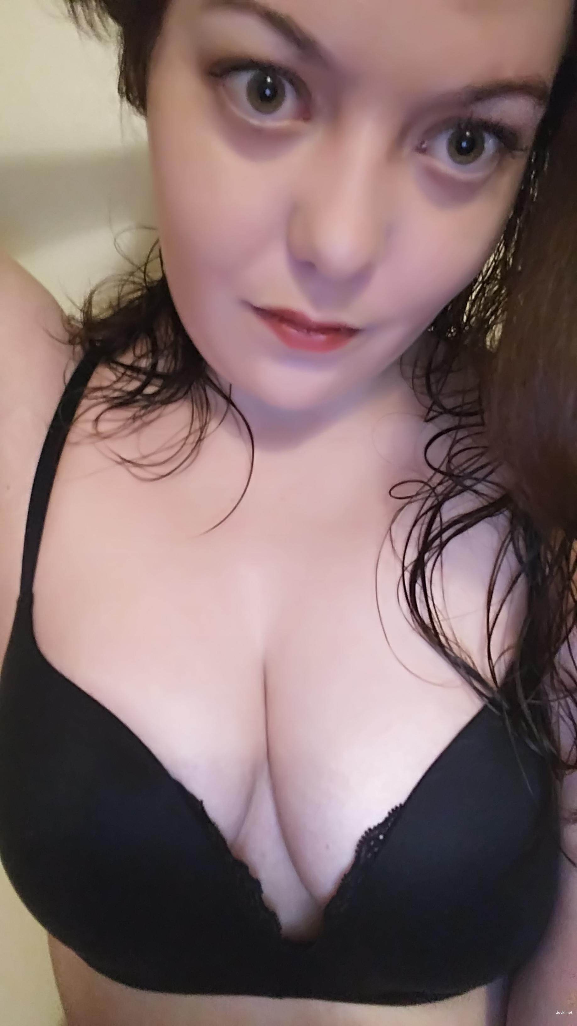 Hot Selfie on Webcam: Explicit Amateur Camgirl Strips Down