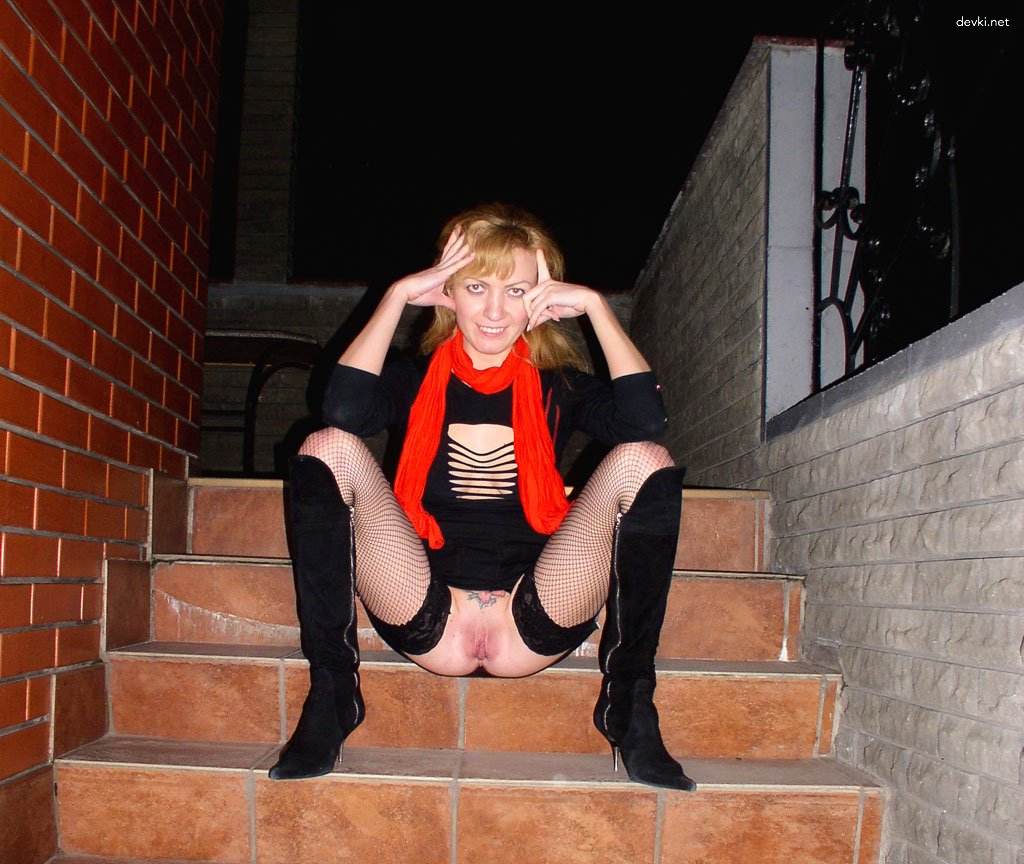 Fiery Slut Flaunts Her Pussy: Explicit Russian Redhead Exposing Herself