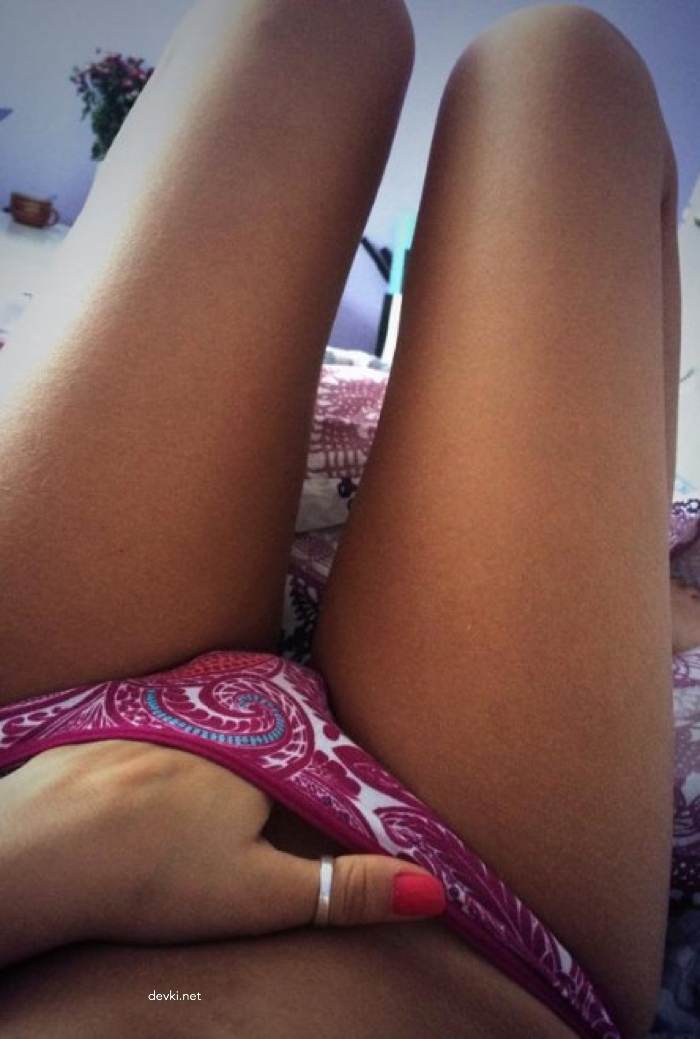 Revealing Her Stunning Body: Sexy Russian Model Shows Off Her Curves