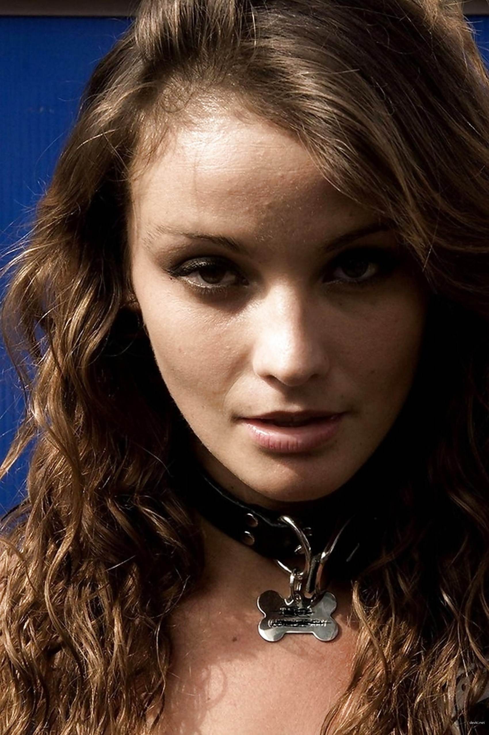 Kinky Solo Girl's X-Rated Archive: Explicit Photoshoot