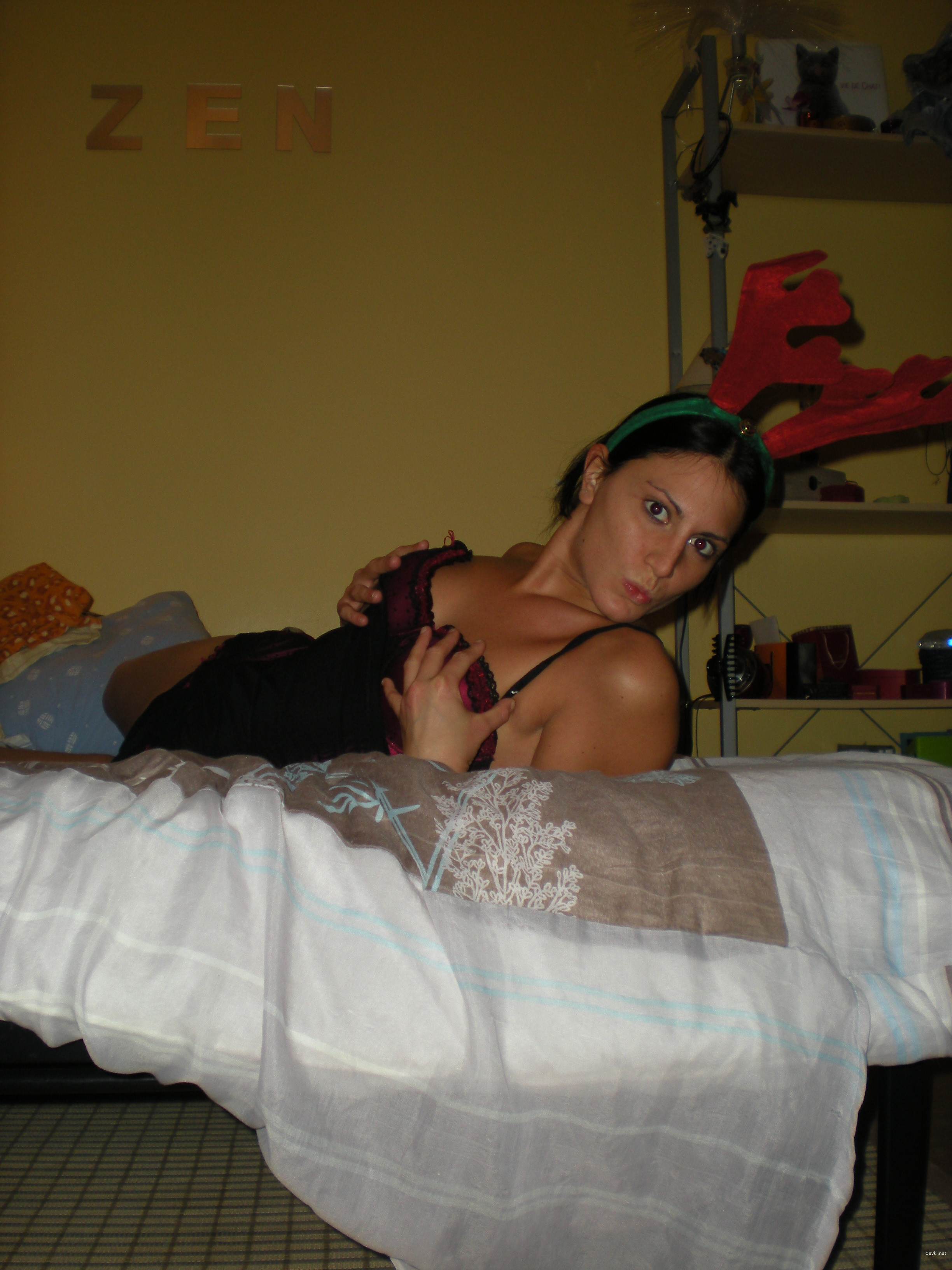 Hot Girl's Steamy Sex Life Exposed: Explicit XXX Photos