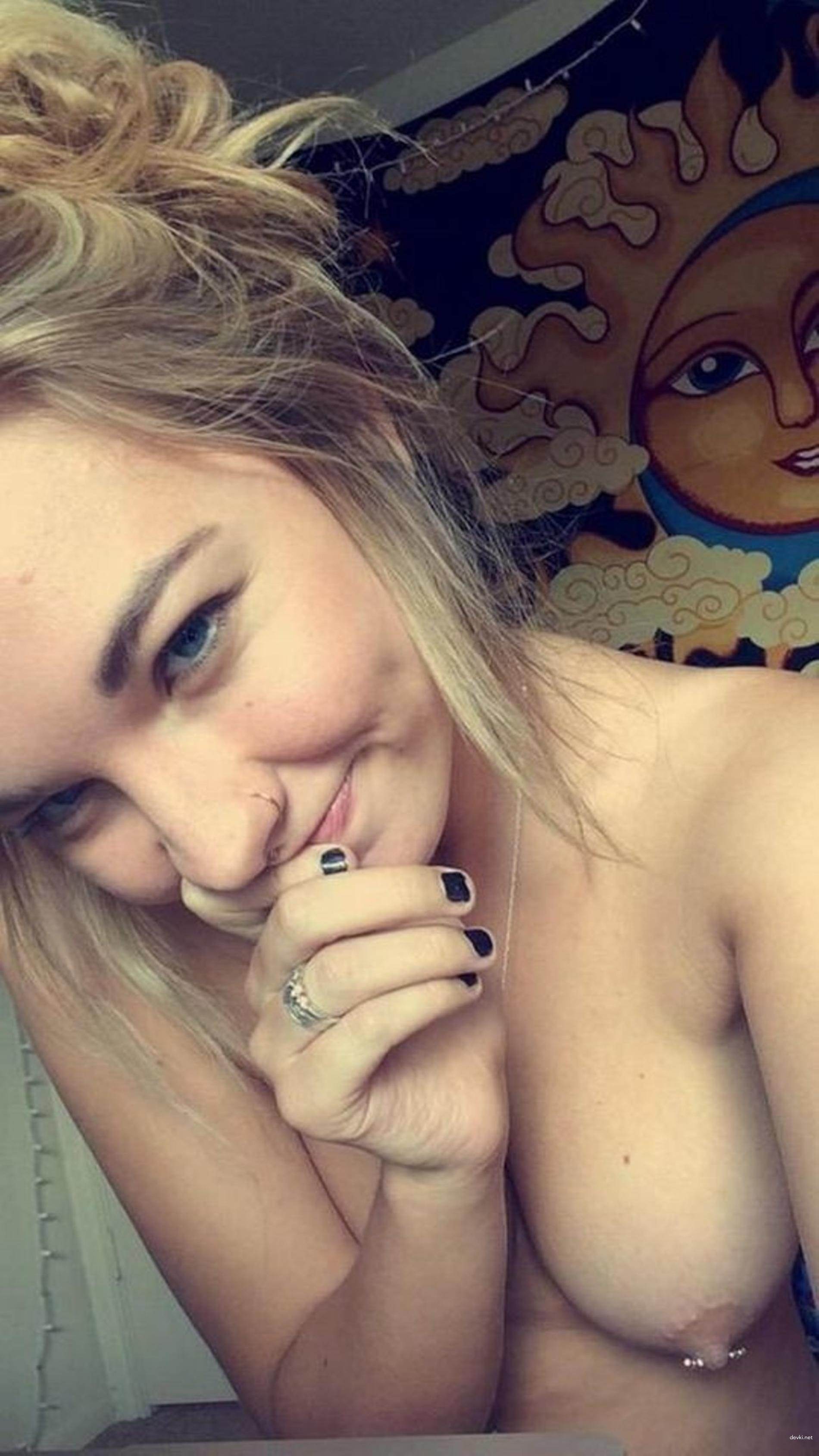Amateur Cutie with Hot Tits: Uncensored Photo [18+]