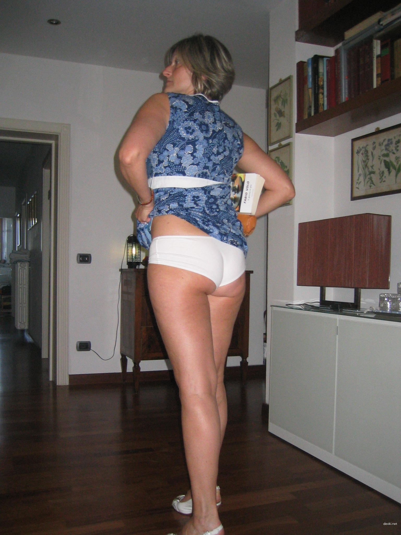 Mature Lady's Intimate Photos Part 2: Explicit and Bold Mature Woman Pictures