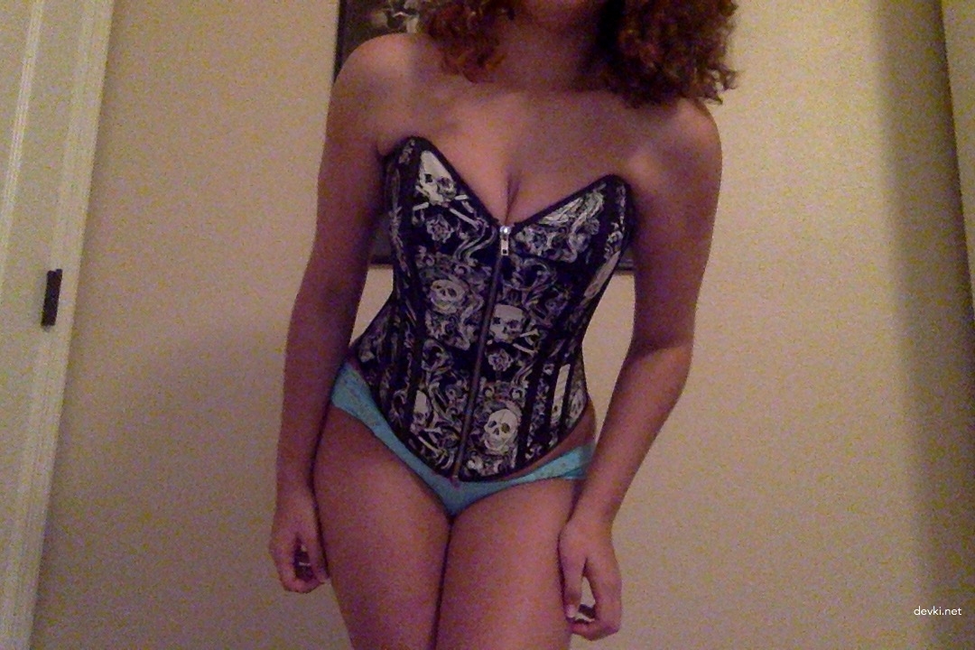 Sexy Curly-Haired Mulatto Nude: Hot and Explicit Photoshoot