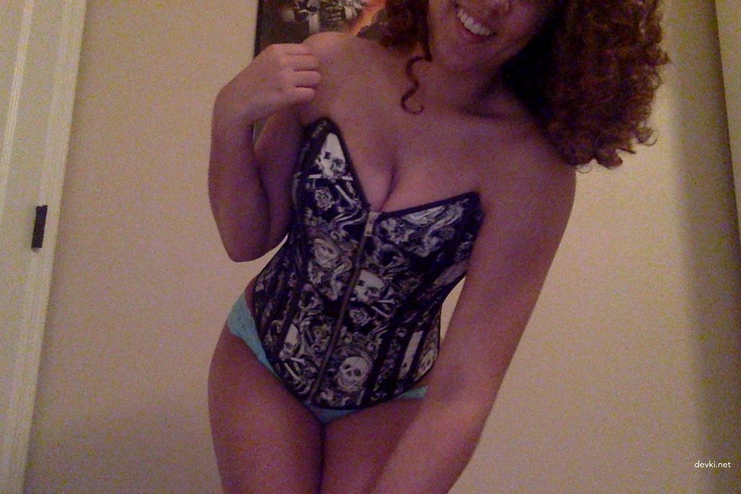 Sexy Curly-Haired Mulatto Nude: Hot and Explicit Photoshoot