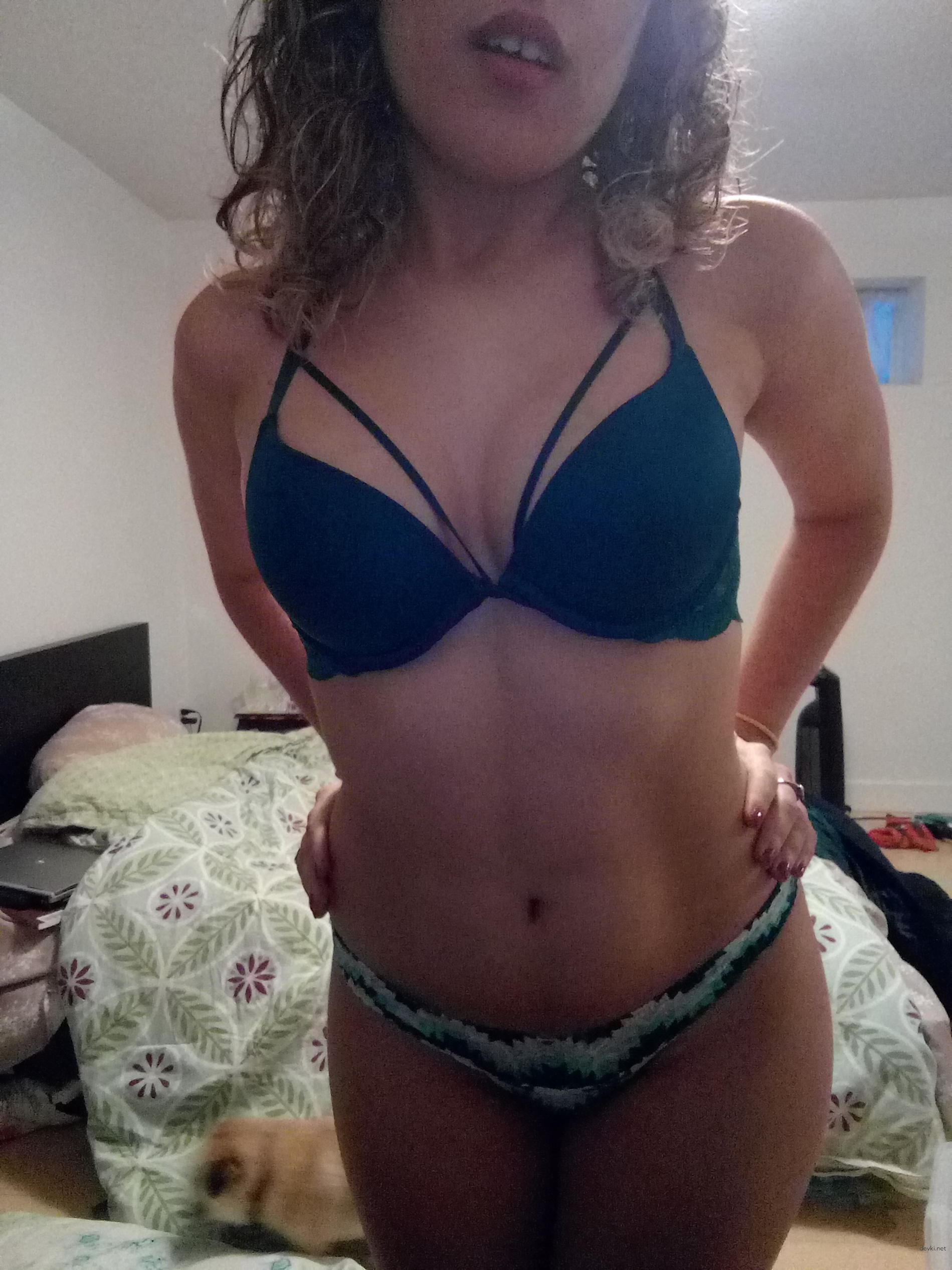 Home Erotic Photoshoot: Sultry Selfies in Private Quarters