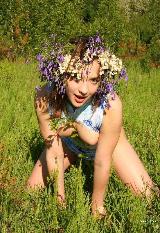 Outdoor posing and cucumber masturbation at home - Explicit solo porn