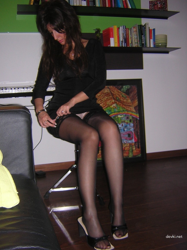 Skinny Armenian Amateur's Explicit Homemade Porn