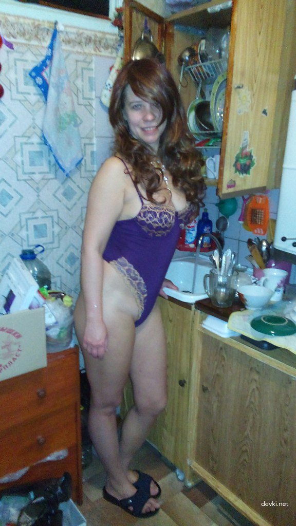 Explicit Mature Woman's Home Photos: Bold and Sensual Shots