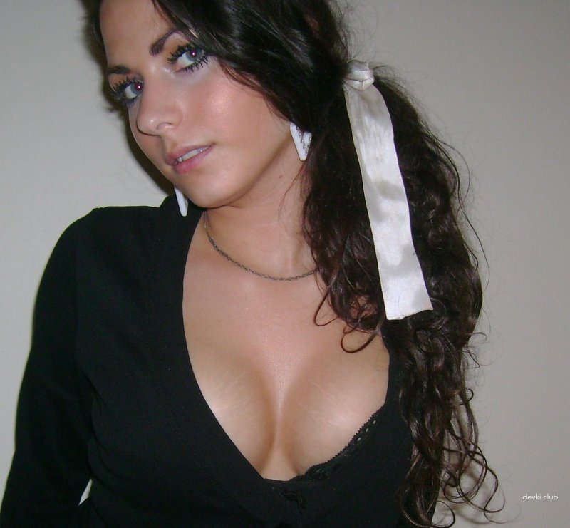 Friend Fucks Girlfriend: Hot Threesome Action
