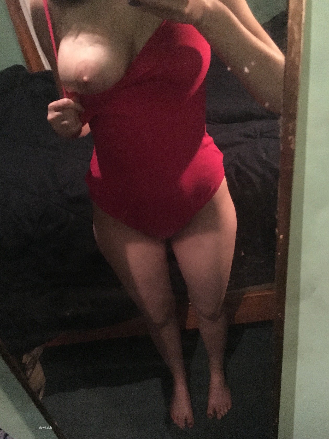 Big Boobs Girl: Explicit Busty Babe with Huge Tits Exposed